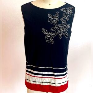 Liz Claiborne - Embroidered sleeveless sweater - Size M.
